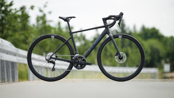 125300 Cube Attain SLX coal´n´prism 1