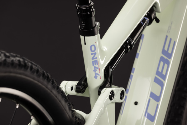 1103320 CUBE STEREO HYBRID ONE44 HPC RACE 800 2