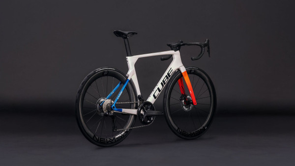 127110 Cube Litening AERO C:68X Race teamline 1